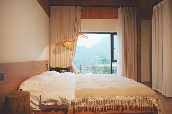 Room 12 of 80