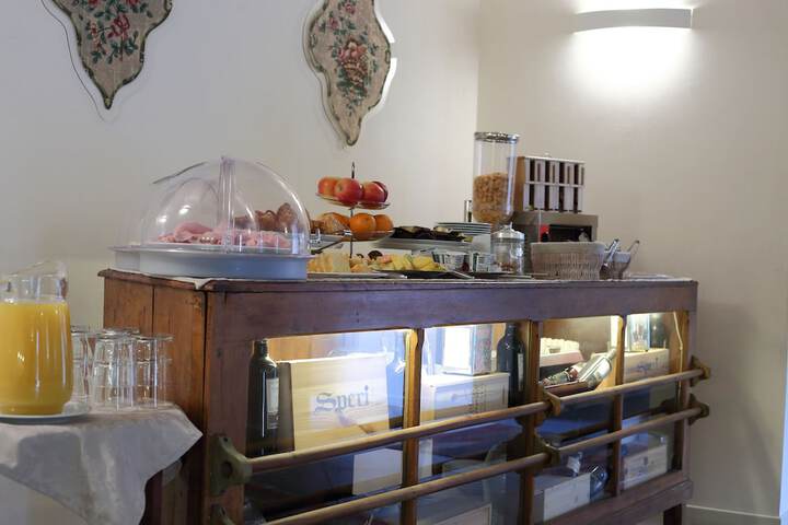 Breakfast/Coffee Service 62 of 75