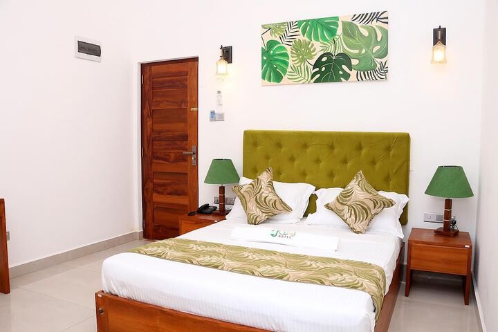 Room 9 of 15