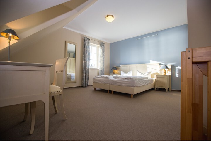 Room 8 of 24