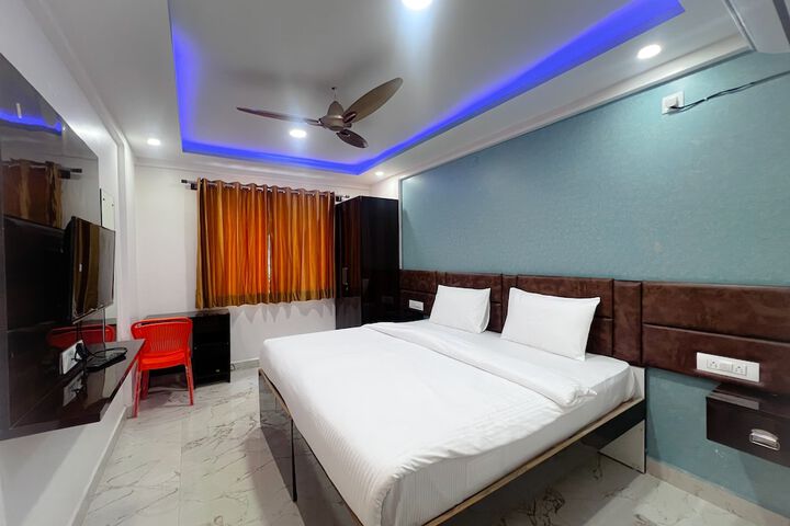 Room 15 of 42