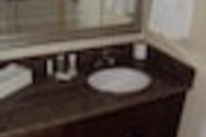 Bathroom sink