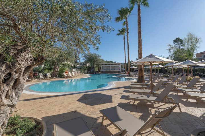 Pool 23 of 44