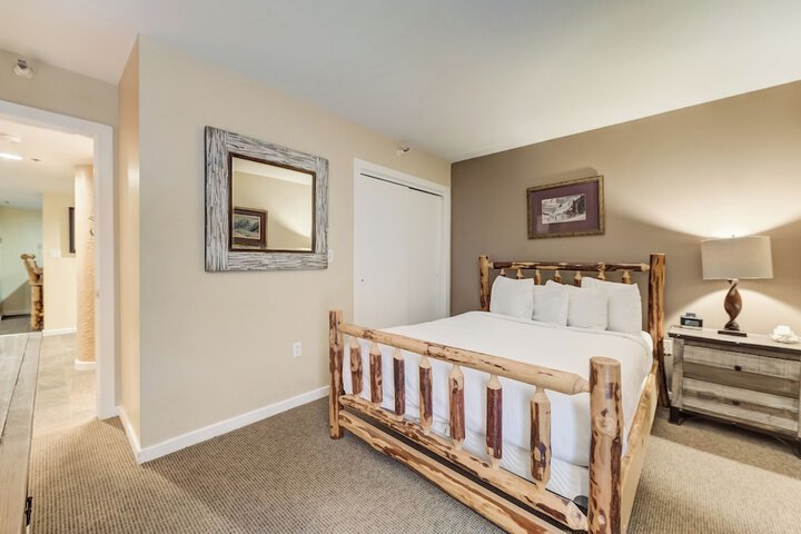 Room 105 of 355