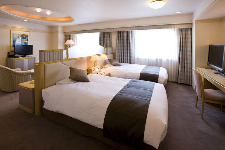 Room 7 of 120