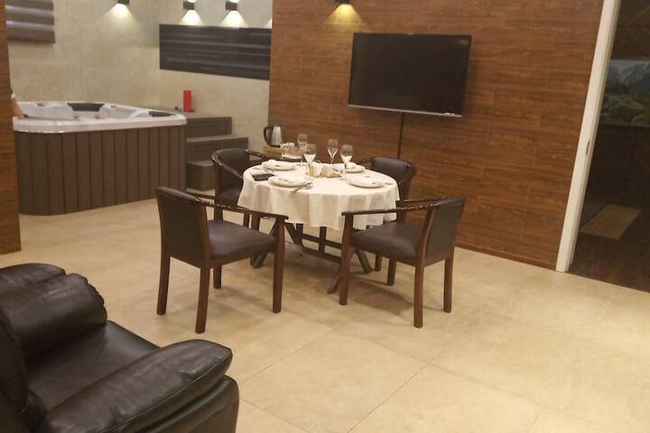 Room 2 of 23