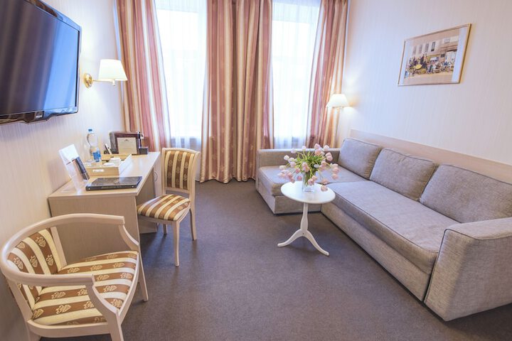 Room 4 of 52