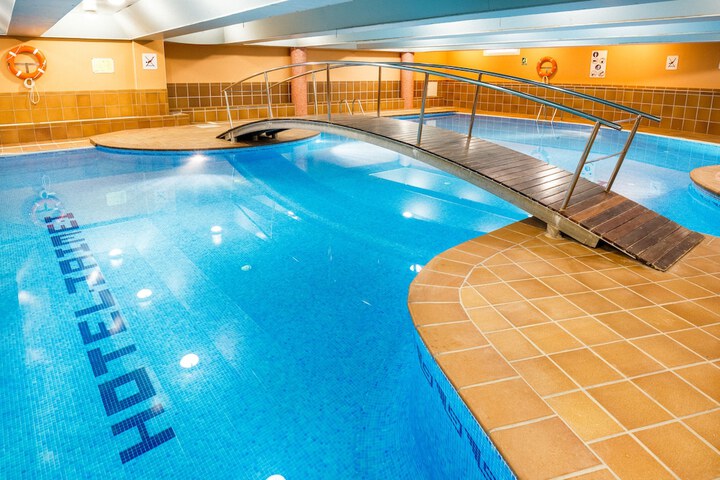 Hotel with Pool