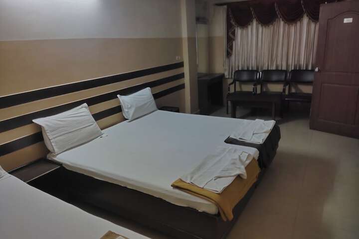 Room 12 of 36
