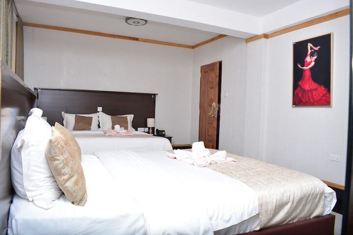 Room 25 of 63