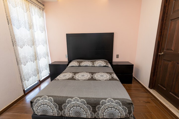 Room 2 of 7