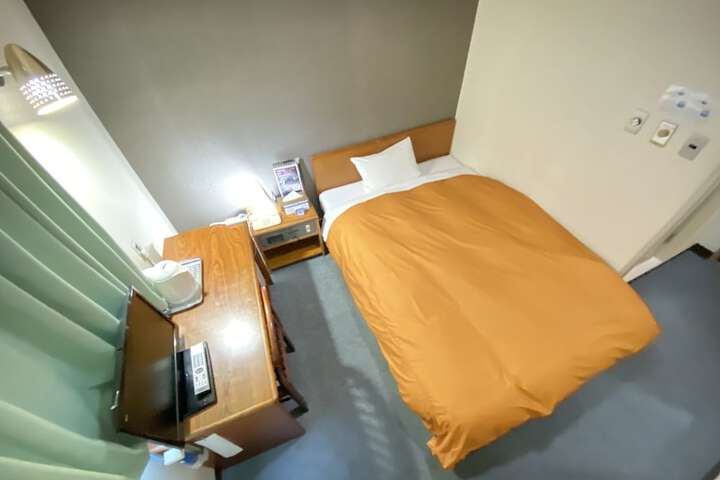Room 19 of 79