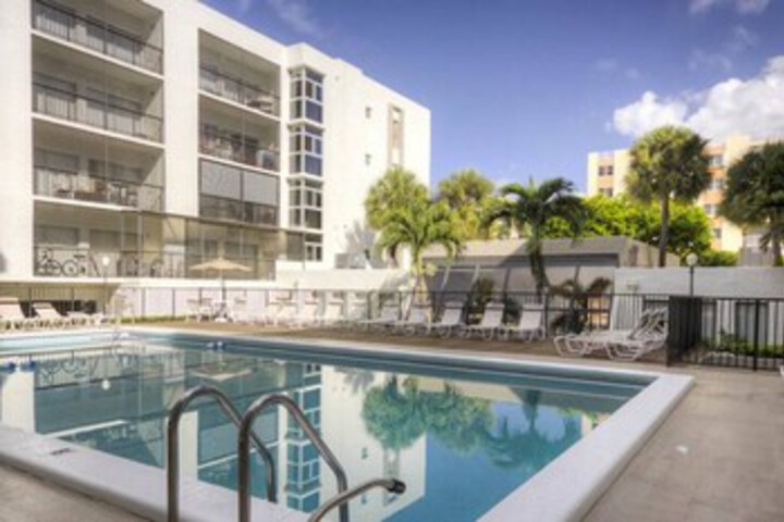 Le Cartier 420 - 3 Pers Sunny Isles Str-00887 in Sunny Isles Beach, FL