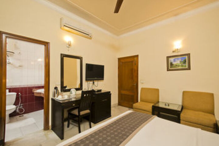 Room 19 of 25