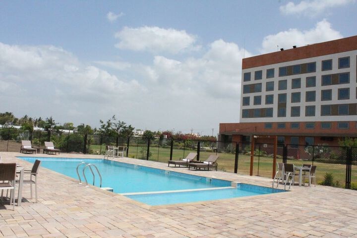 Pool 19 of 38