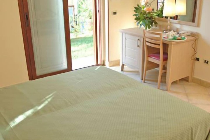 Room 6 of 23