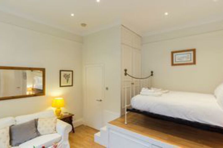 Room 12 of 29