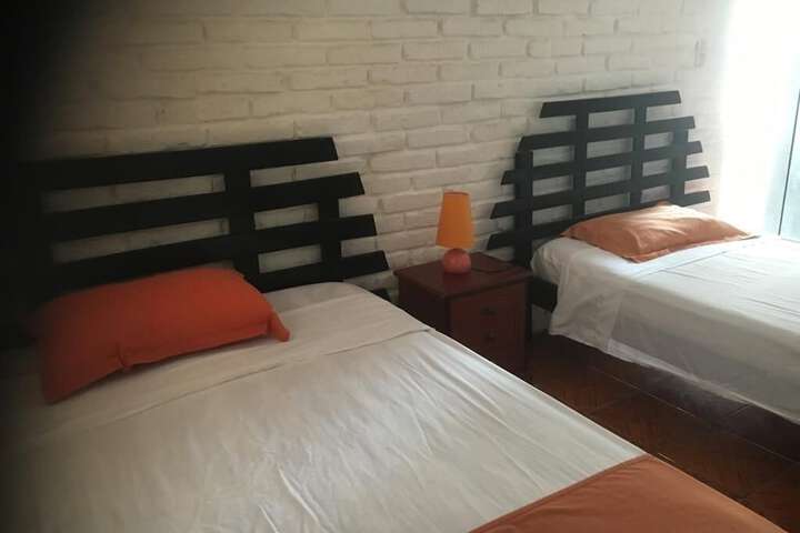 Room 10 of 38
