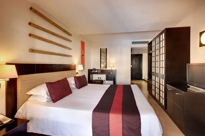 Room 3 of 44