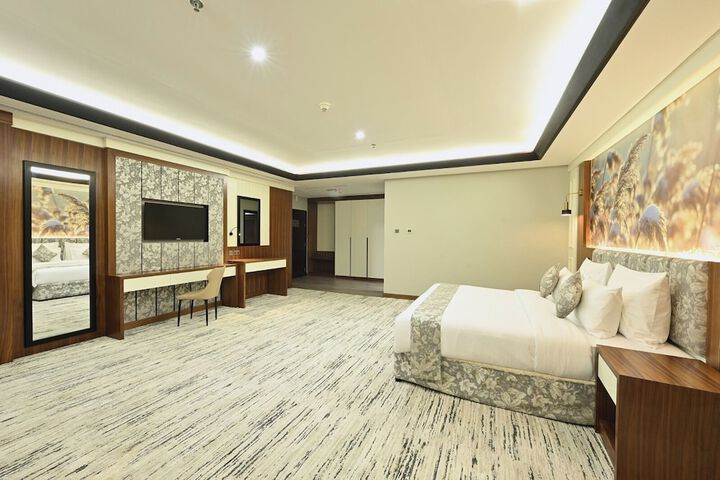 Room 17 of 39