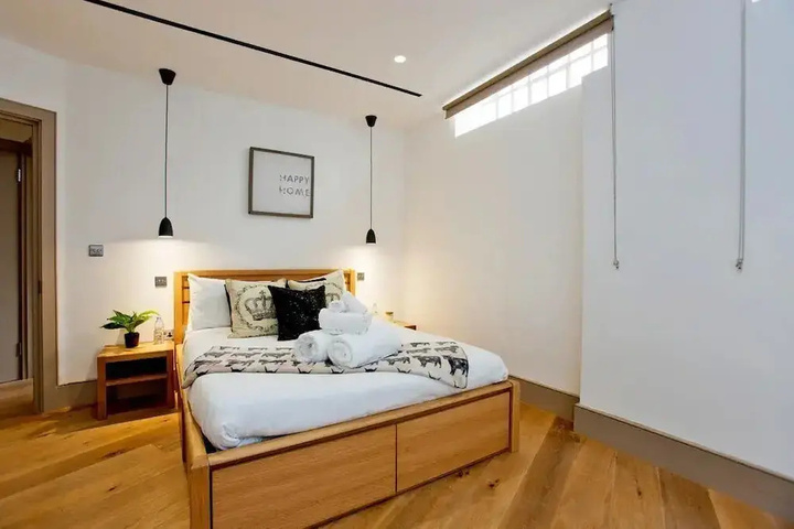 Room 3 of 18