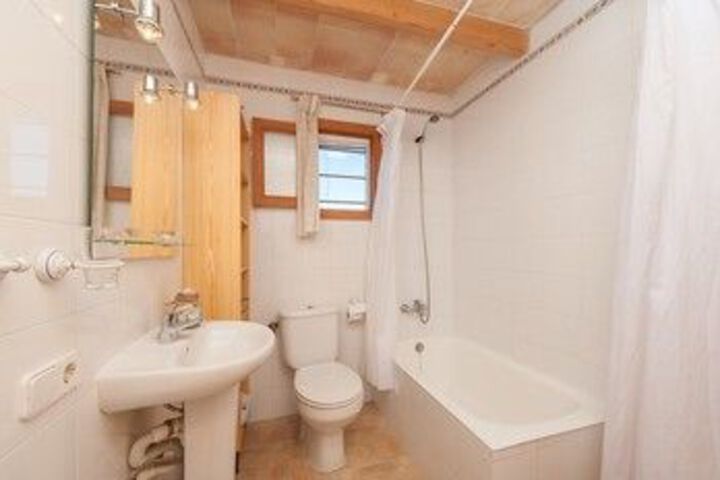 Room 4 of 35