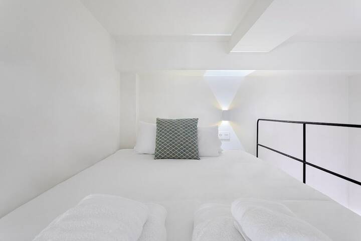 Room 7 of 82