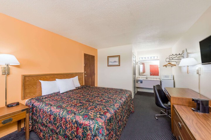 Room 19 of 35