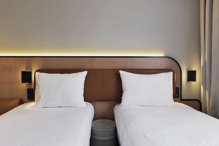 Room 20 of 79