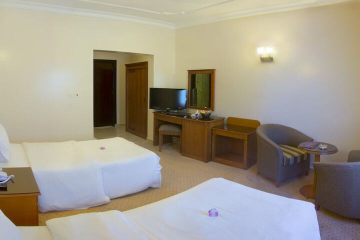 Room 10 of 34
