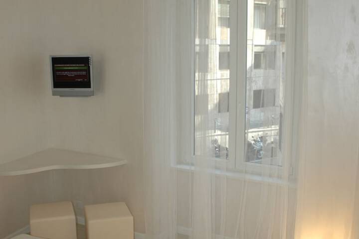 Room 5 of 60