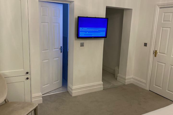 Room 42 of 65
