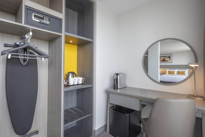 In-room business center