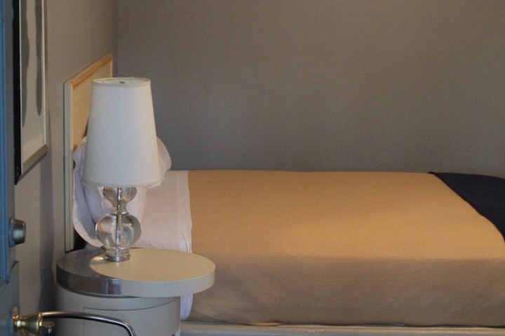Room 8 of 15