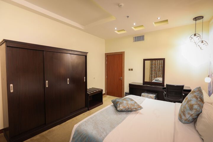 Room 10 of 60