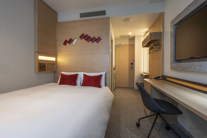 Room 26 of 180
