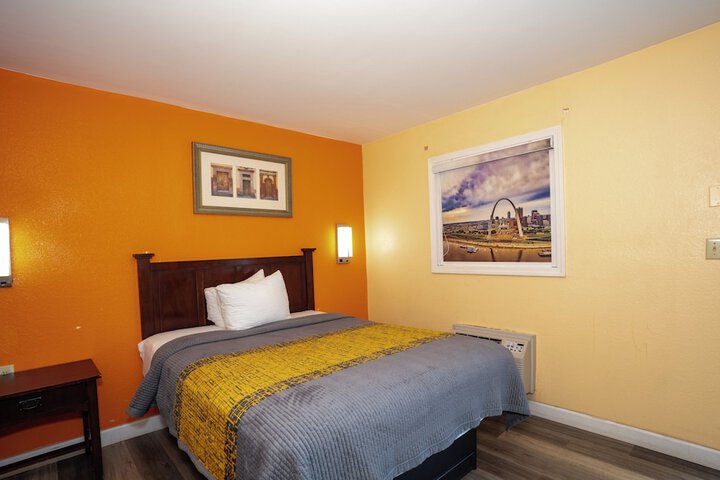 Room 11 of 23