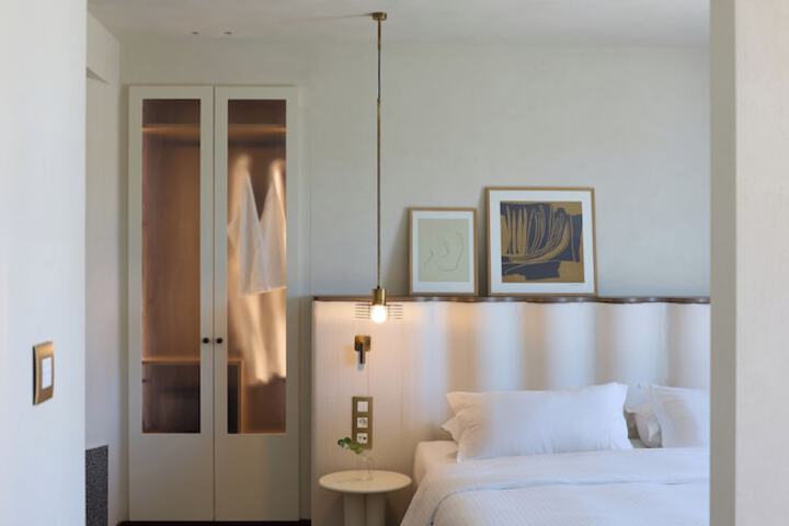 Room 65 of 110