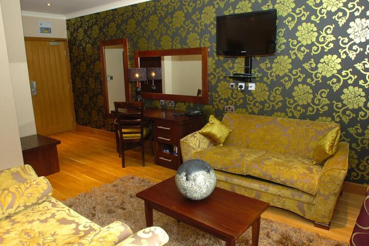 Room 16 of 44
