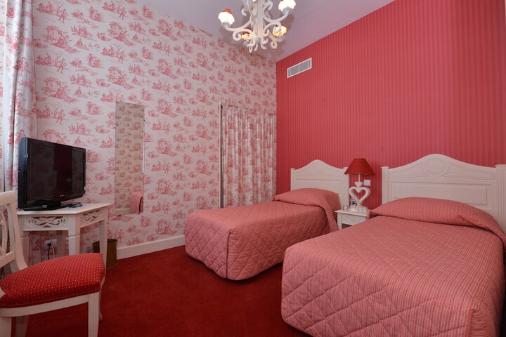 Room 9 of 73