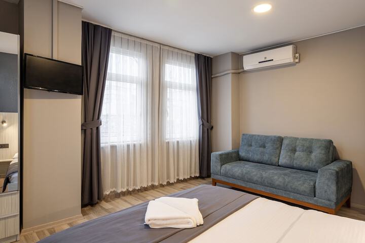 Room 33 of 73