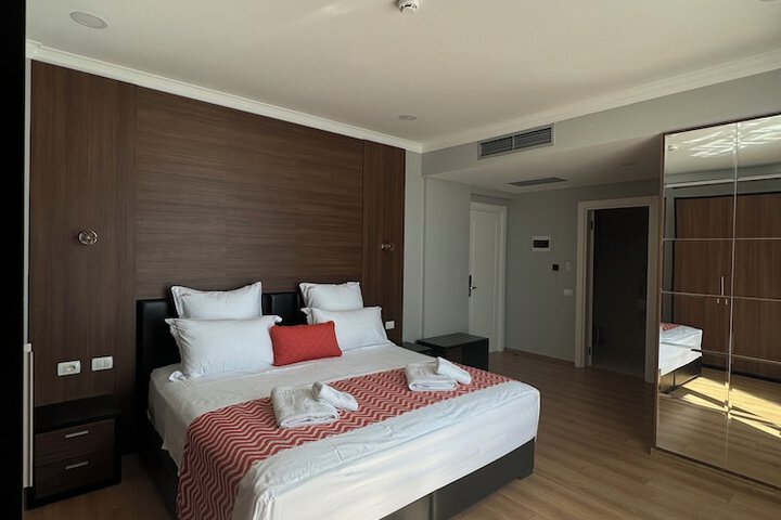 Room 63 of 191