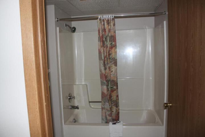 2 Double Beds (1 of 5)