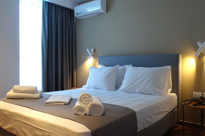 Room 7 of 94