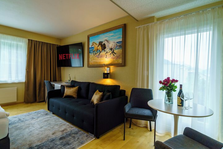 Room 12 of 95