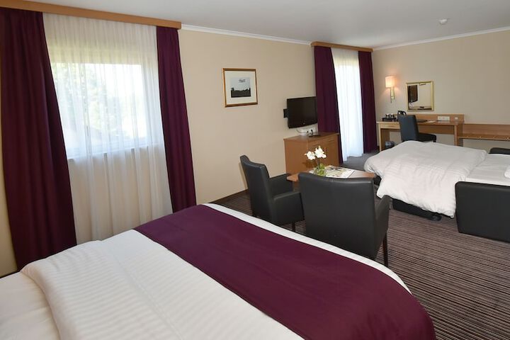 Room 10 of 70