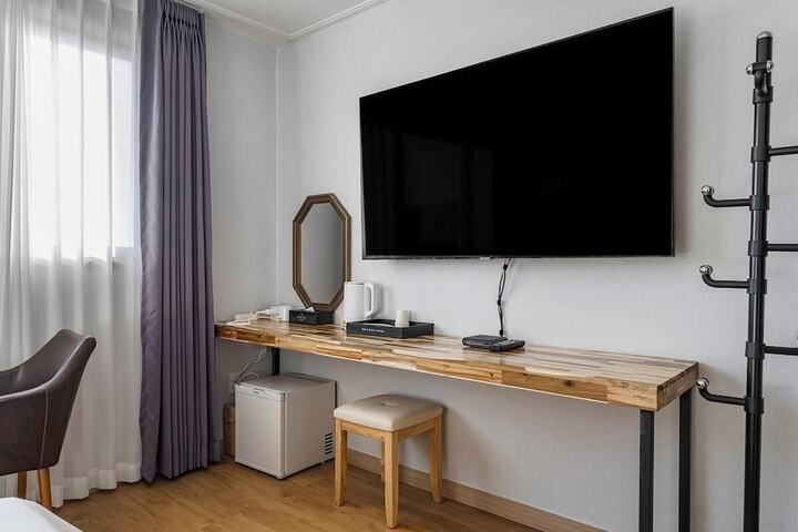 Room 3 of 39