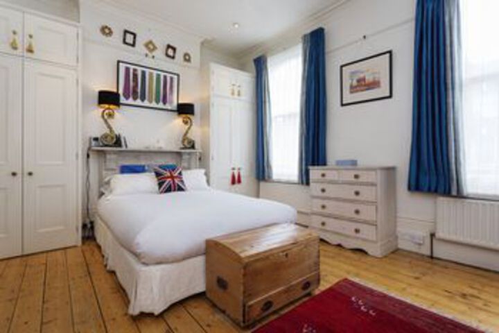 Room 13 of 25