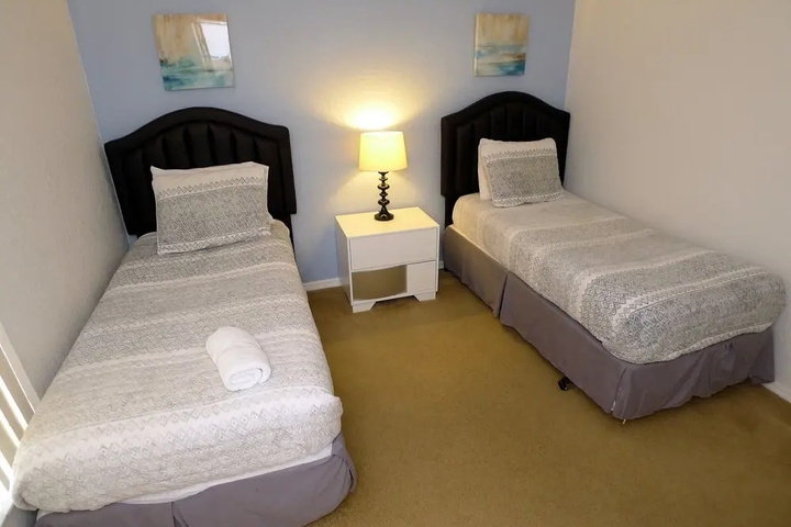 Room 2 of 18