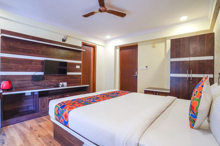 Room 9 of 27